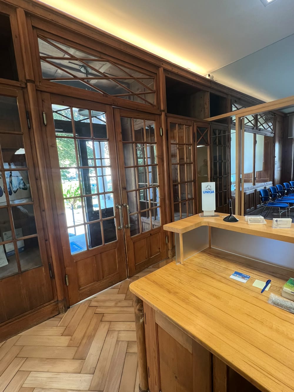 Blick vom Eingangsbereich in den Seminarraum